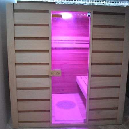 Gite A La Ferme Avec Jacuzzi Et Sauna Villefloure エクステリア 写真
