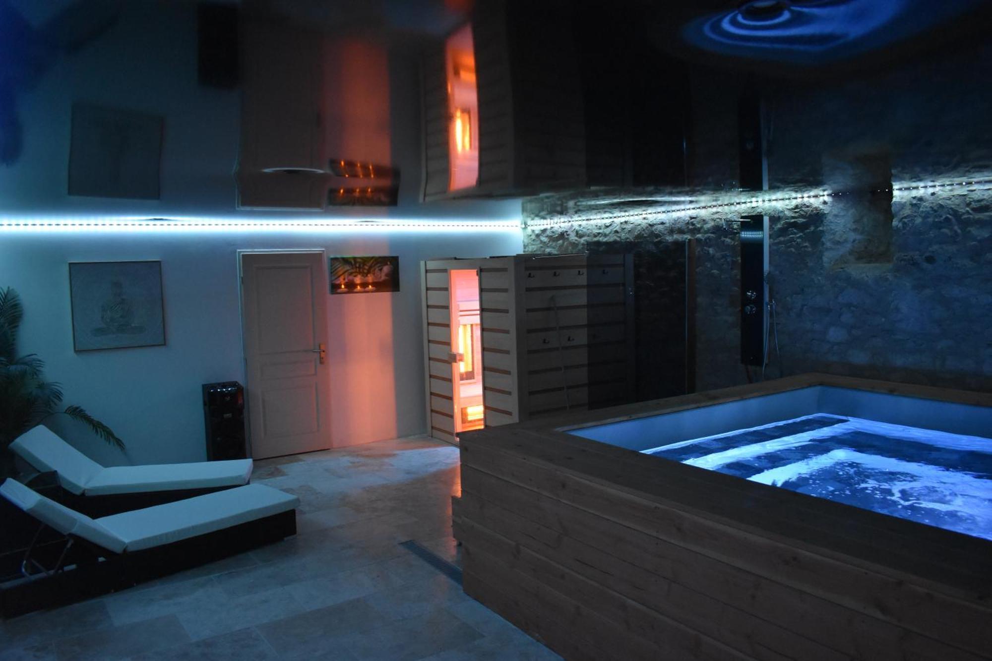 Gite A La Ferme Avec Jacuzzi Et Sauna Villefloure エクステリア 写真